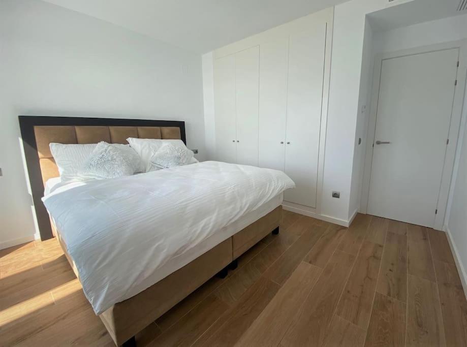 Ferienwohnung Luxurious Penthouse With Huge Panoramic Terrace San Roque  Exterior foto